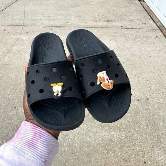 Crocs Kids Classic Crocs Slides Size 1 Black With Charms - Picture 9 of 9